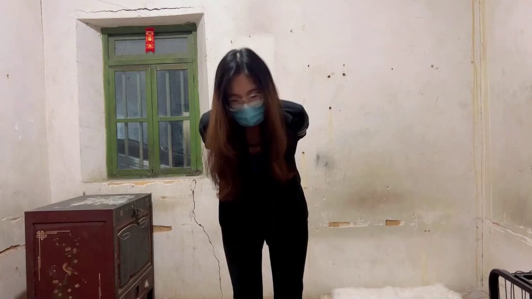 白领洋洋，被收押，即将接受判决，她将收到什么样的惩罚-2