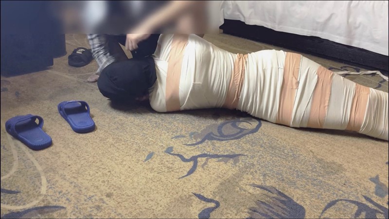 灰丝小清新超紧木乃伊包裹窒息一小时妹子已经意识模糊把自己当成了个木乃伊-4