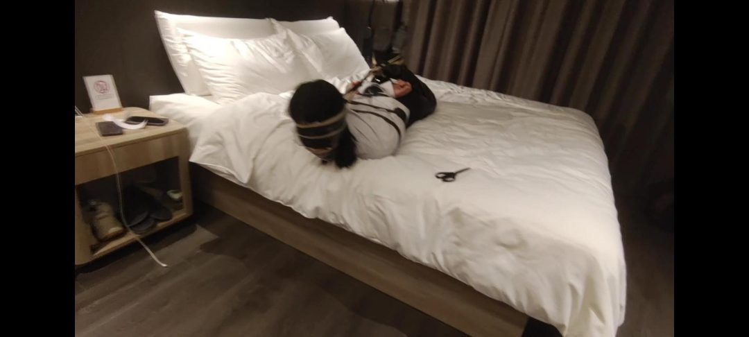 可可油丝长靴 制服 高跟鞋 封嘴 驷马放置-3