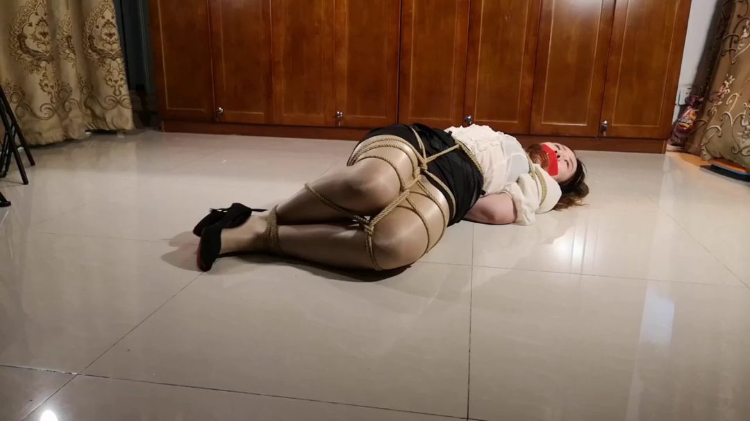 絲之秘語女绑女剧情系列，丝袜堵嘴套头，内裤堵嘴地狱，龟甲紧缚-1