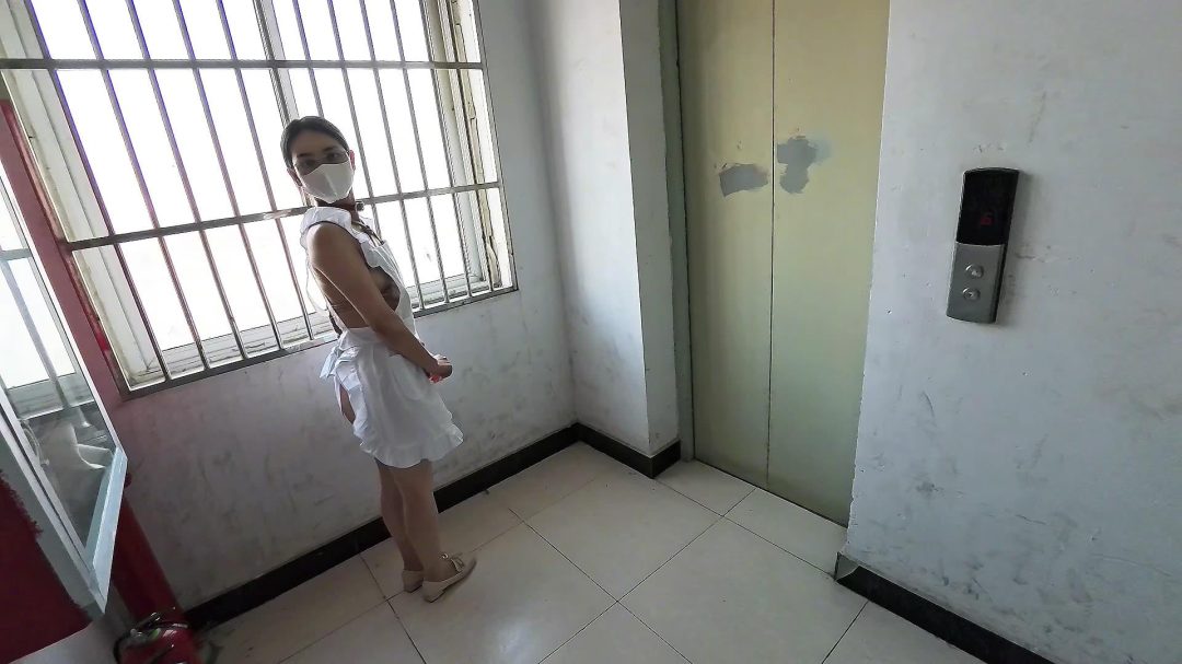 回音果体围裙内绑绳衣加R铃铛和贞操带主干道旁露出-12