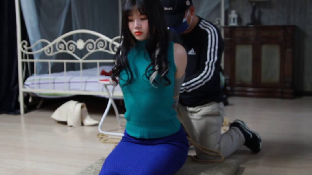 琛白毛衣蓝毛衣-6