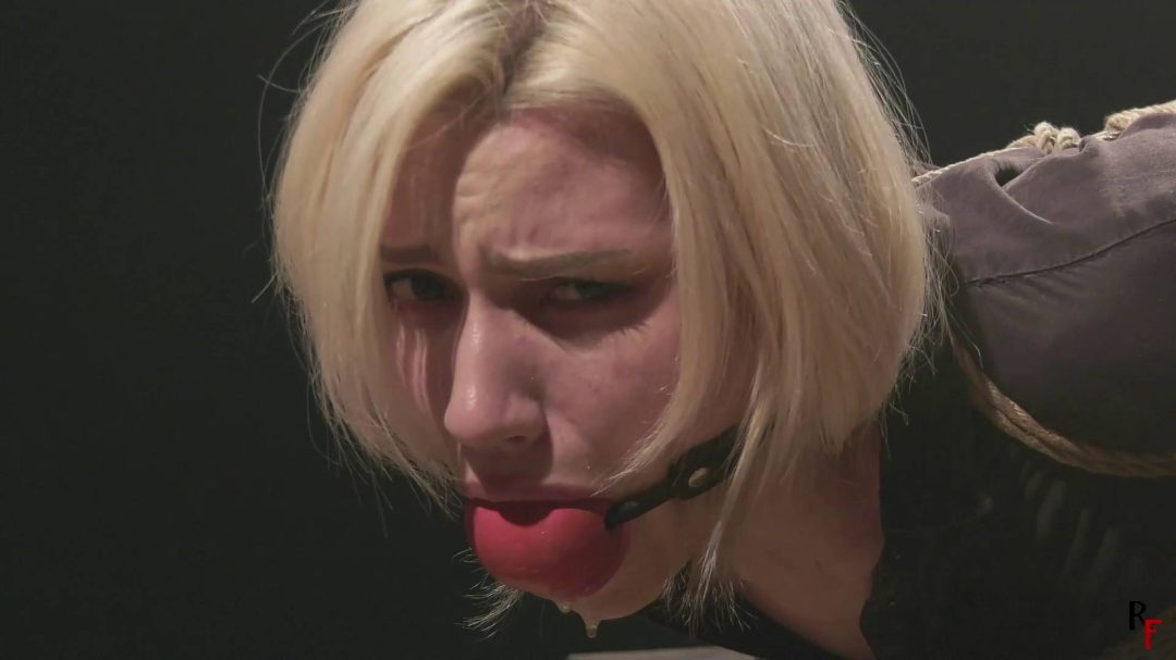 女神Astrid 为了男友的快乐而绑-7