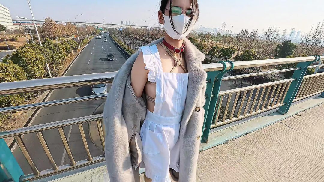 回音果体围裙内绑绳衣加R铃铛和贞操带主干道旁露出-2