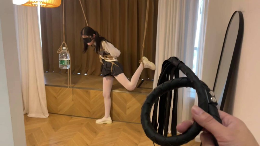 白丝 单腿股绳吊水桶-3