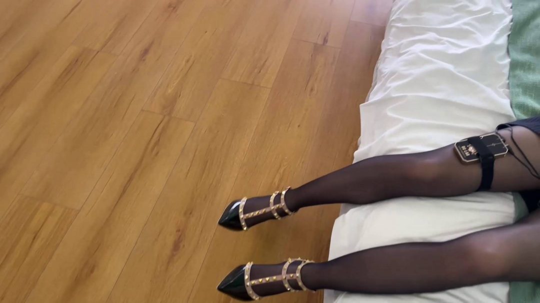 妙龄女遭遇外卖小哥入室TJ TK SP 电击 憋气挑战-2