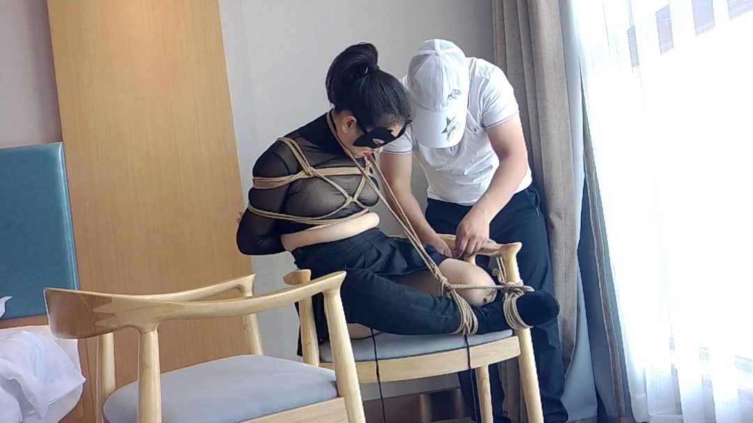 茶艺师静静露脸第一部！爆乳女王被滴蜡20分钟！肉丝美腿长筒靴，付出生命之挠痒痒！-2