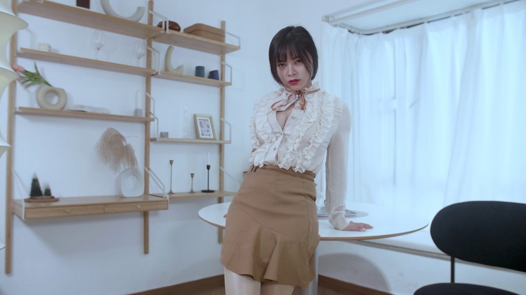 红色胶布，肉色丝袜-1