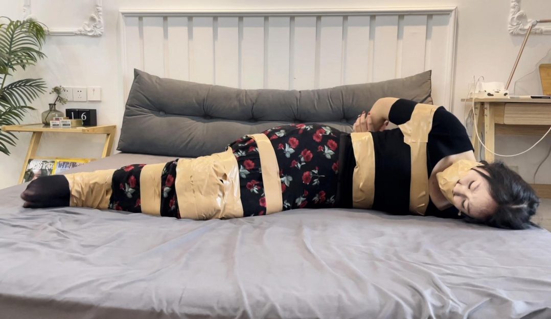 【缚艺录】【小知】日本胶带+堵嘴后的3层封嘴，“呜呜呜”-9