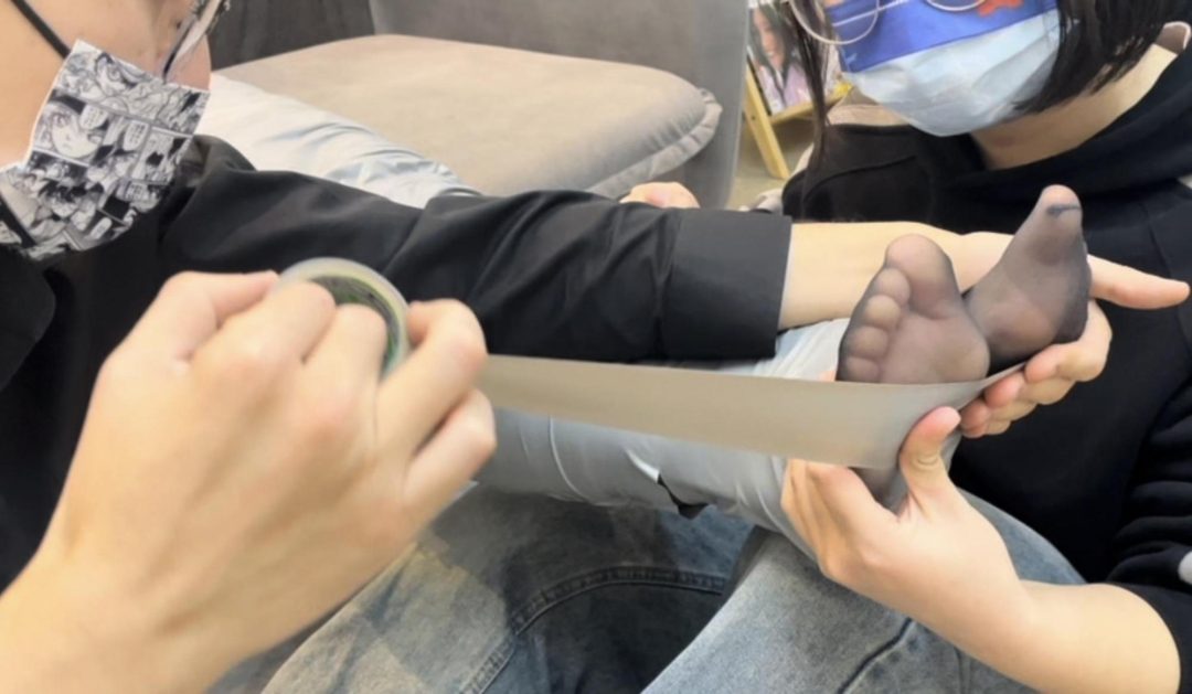 【小诺】 银色胶带全包-4