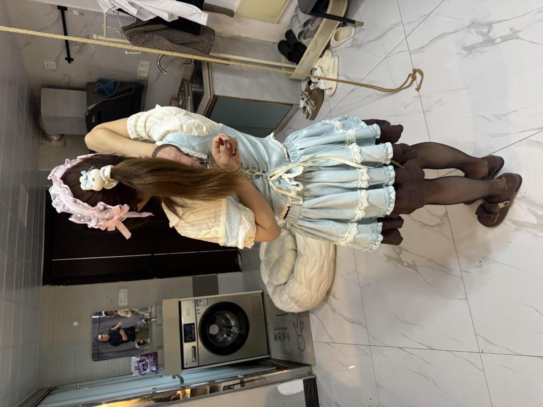 【内八原创】Lolita女孩甜巧却极度反差被绑成粽子 极限倒吊直臂-6