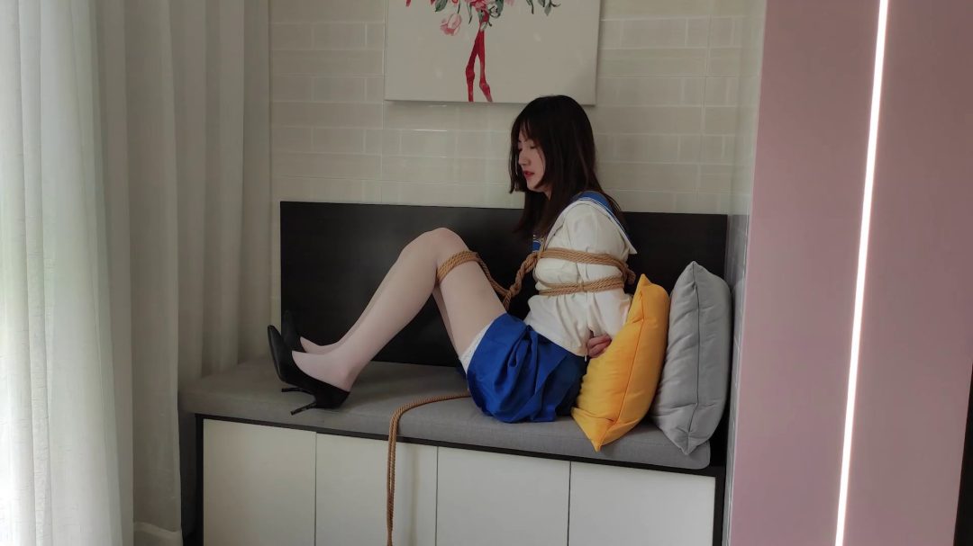 一主二奴 （上集）新奴培训 K9牵引 钢枷 日式紧缚 鼻钩口球 开腿缚 鞭打等等-6