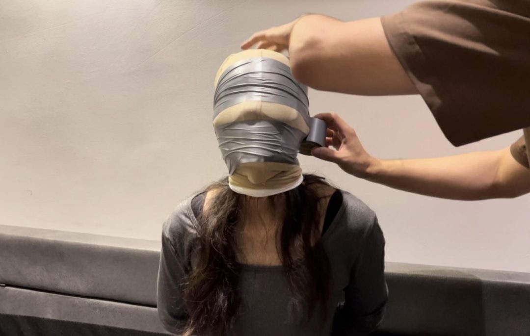 【小阳】纯享：呼吸限制，胶带封嘴后，双层丝袜套头+胶带全脸~-3