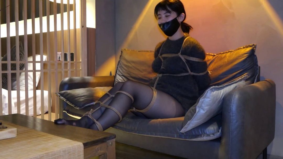 黑丝紧缚恭贺新春-7