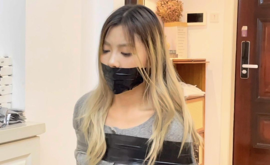 【小晗】小贺的胶带缚，严实地固定在椅子上，演技慢慢到位了-5