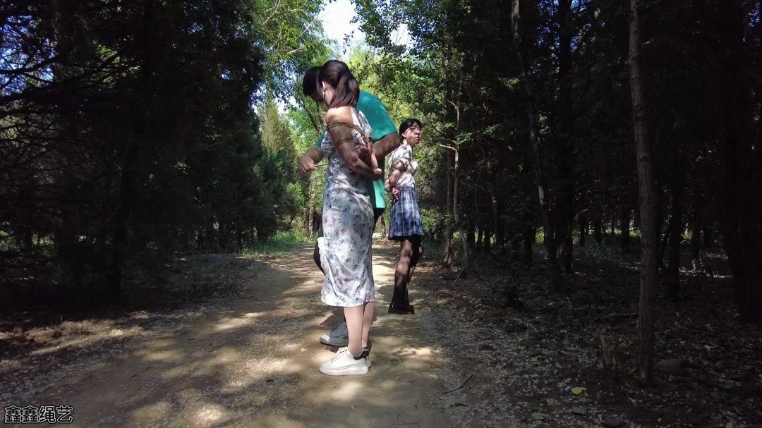 带着她们去户外踏青-2