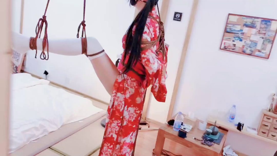 小G的和服捆绑很惊艳，肉丝、白棉袜、过膝袜藤条鞭打-5