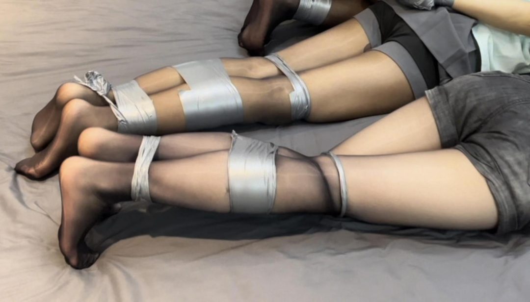 【小依】【小汪】【小杨】3个人的简单挣脱实验5，这一次，给妹子的黑丝，打了很多的小镜头，黑丝就是好看，喜欢~-12