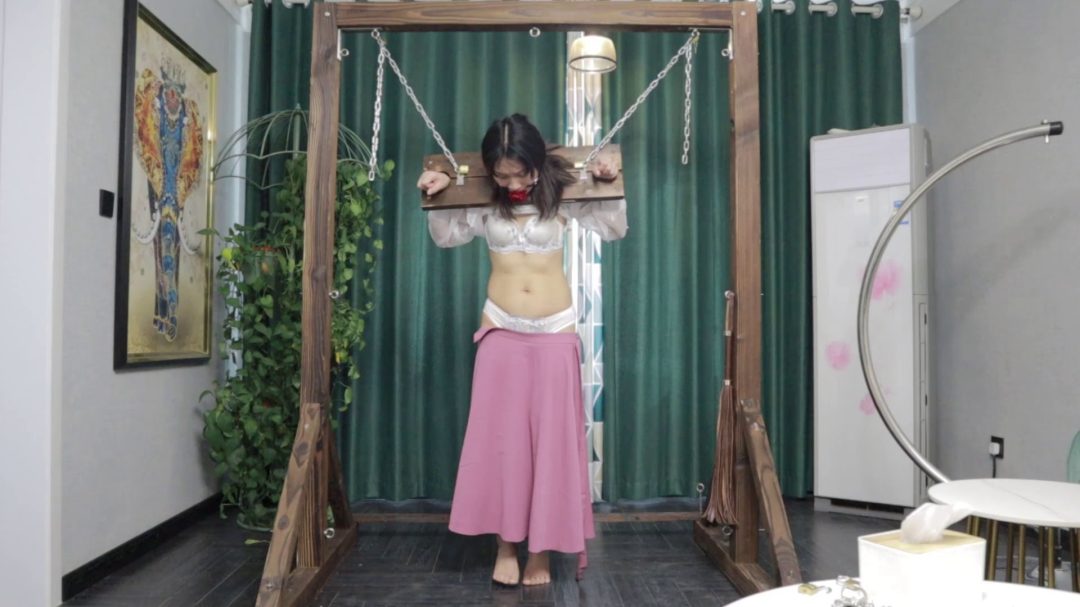会所游记（上集）训练有素女M的服务 骑绳酷刑 鼻链牵引固定 木枷束缚-4
