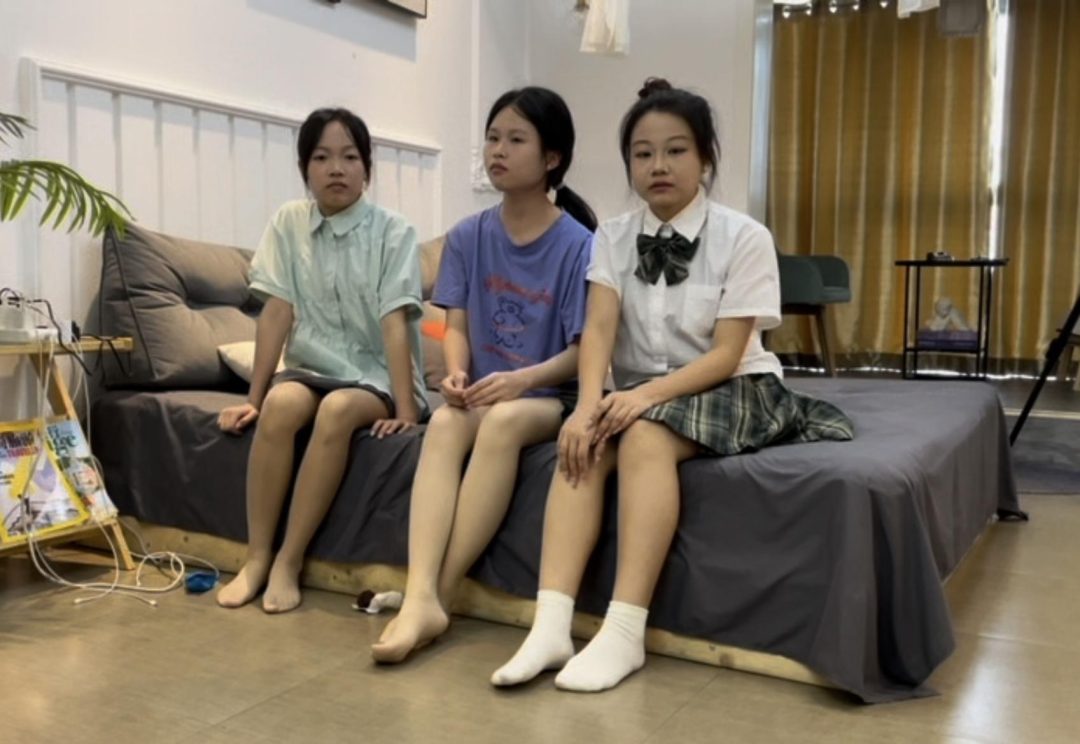 【小依】【小汪】【小杨】毛巾堵嘴，肌肉贴胶带封嘴后，继续互相解脱，3个人的简单挣脱实验2~-11