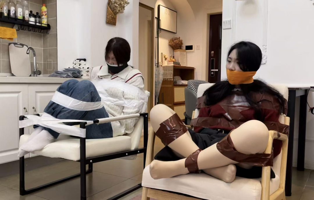 【缚艺录】【小丹】妆后的小丹，与好友的捆绑-8