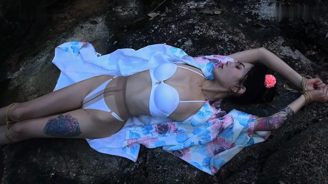 甜甜日本旅拍美束一-9