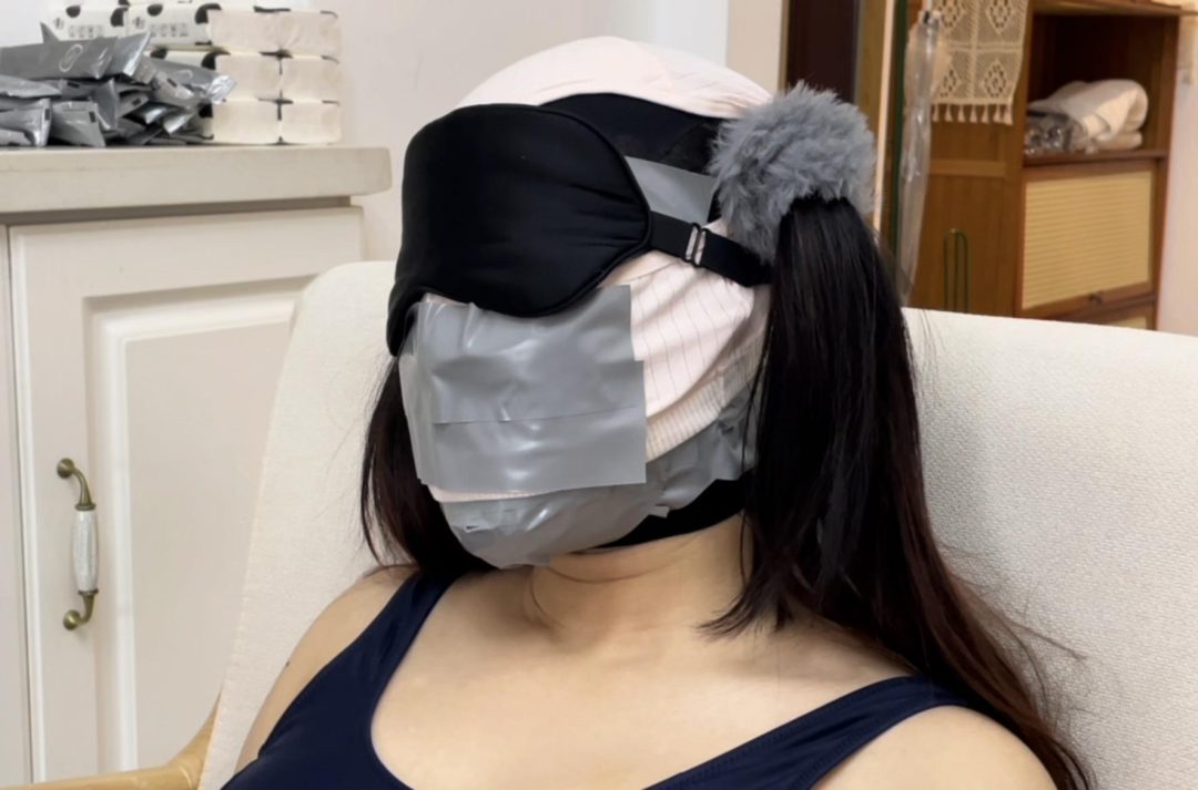 【小语】 呼吸限制的享受，胶带封嘴+丝袜套头+内裤套头+胶带封嘴的多重-4