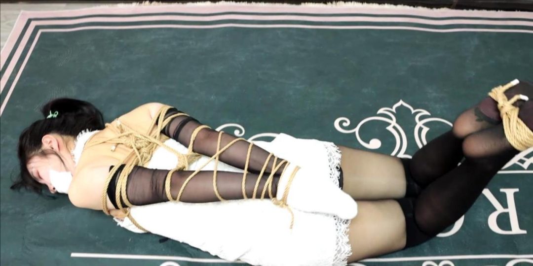 king影视剧级定拍《鱿鱼游戏sm版01》性感黑丝旗袍美女+各种有趣的sm挑战游戏！30分钟以上超长时间捆绑剧情片！-7