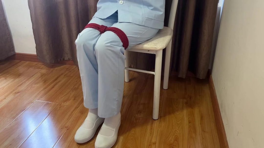 【臭脚妹妹荧屏首次炮机体验】【无内白丝】【肛钩】 【SP】-2