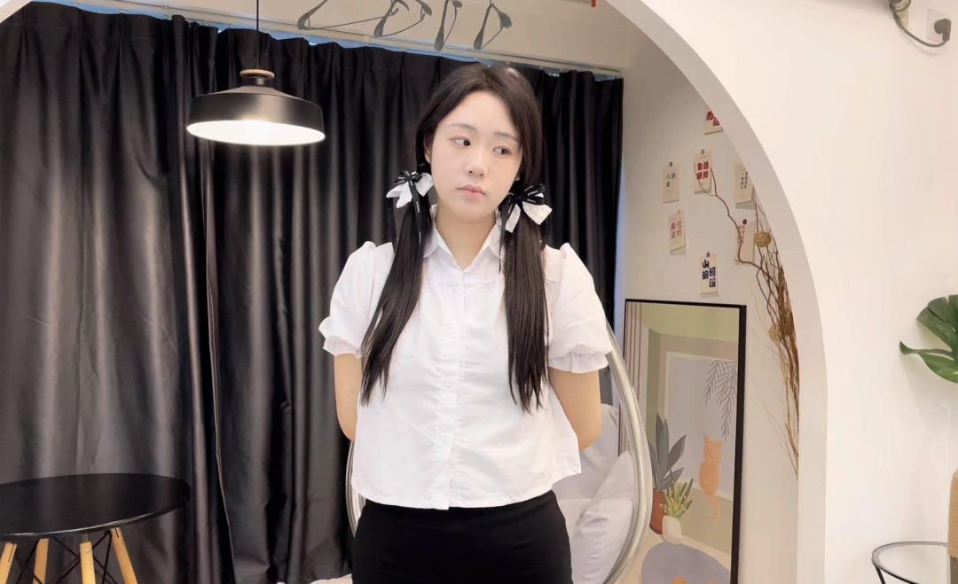 【缚艺录】【小树】美腿之友的胶带捆绑-1