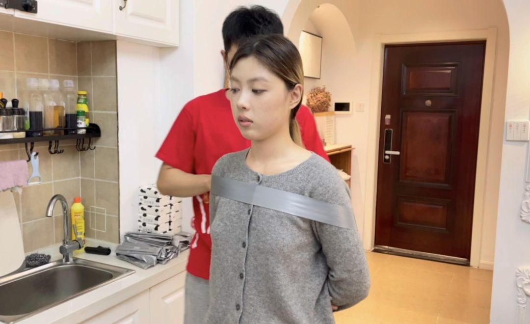 【小晗】新模小唅+小菲的试镜，小唅是长期模特哦-2