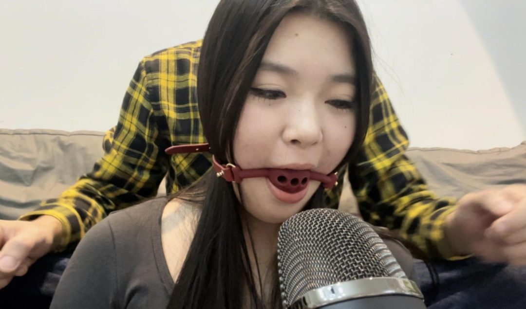 【小贝ASMR】小贝的口球+多层胶带助眠，口水封存了半小时-2