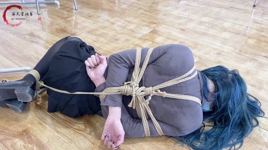 梓萱吊绑、驷马、鞭打电击-8