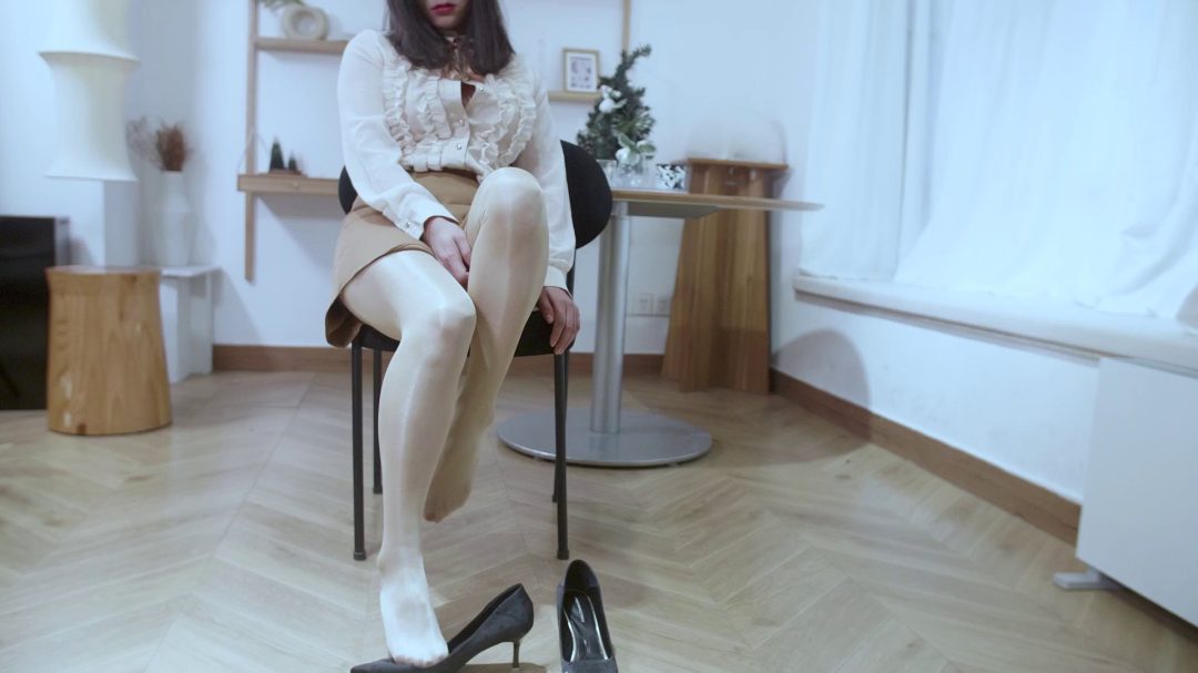 红色胶布，肉色丝袜-5