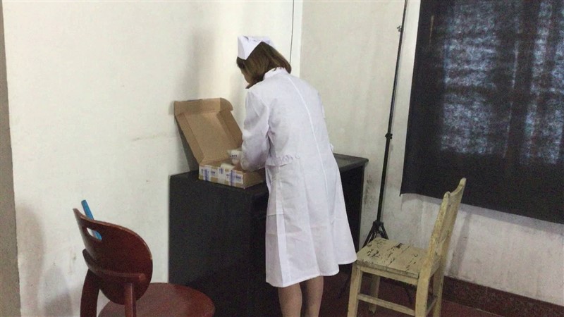 绑架护士-捆绑护士和捂口罩化妆强行带走-1