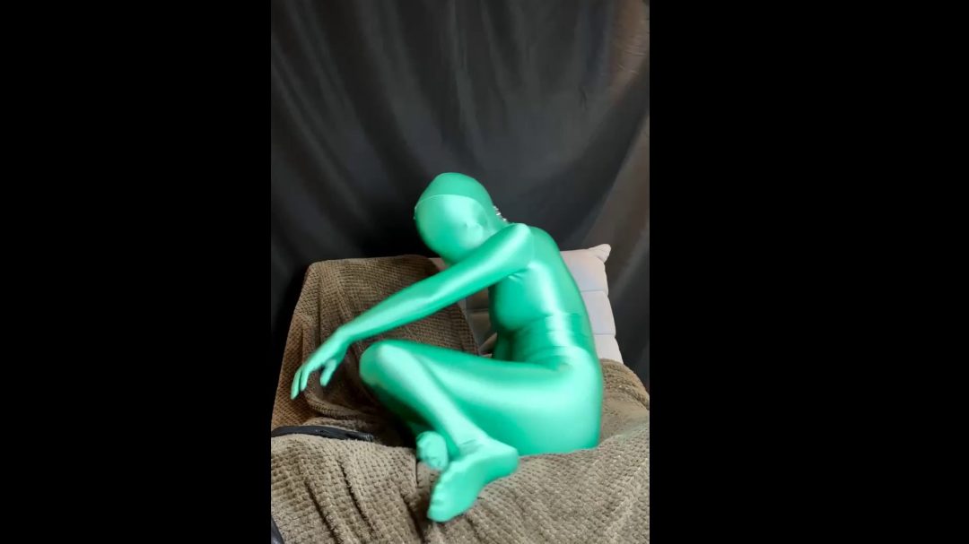 fionaworld原创 穿着乳胶ZENTAI全包紧身衣的直播录播-4