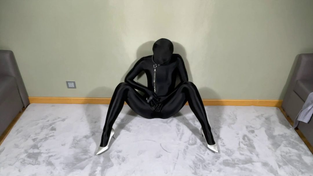 身穿zentai油亮连身袜+丝绸面芭蕾舞鞋疯狂自嗨-2