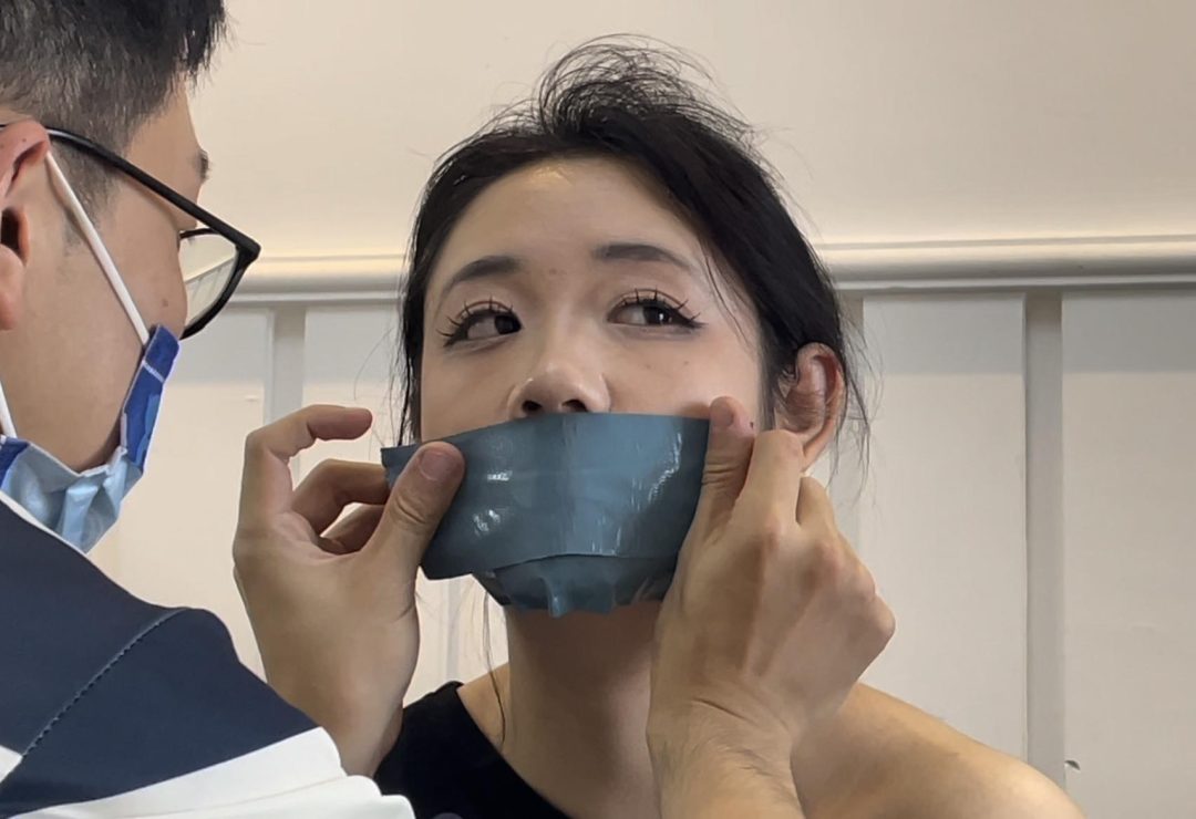 【缚艺录】【小树】美脚之友2之两种最贵的欧美胶带封嘴-7