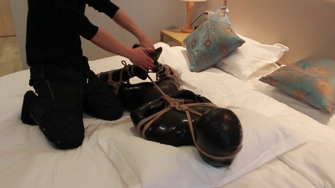 调教的终极奥义在于服从，自我展示，JK，胶衣，爬行，SP，TK，驷马-4