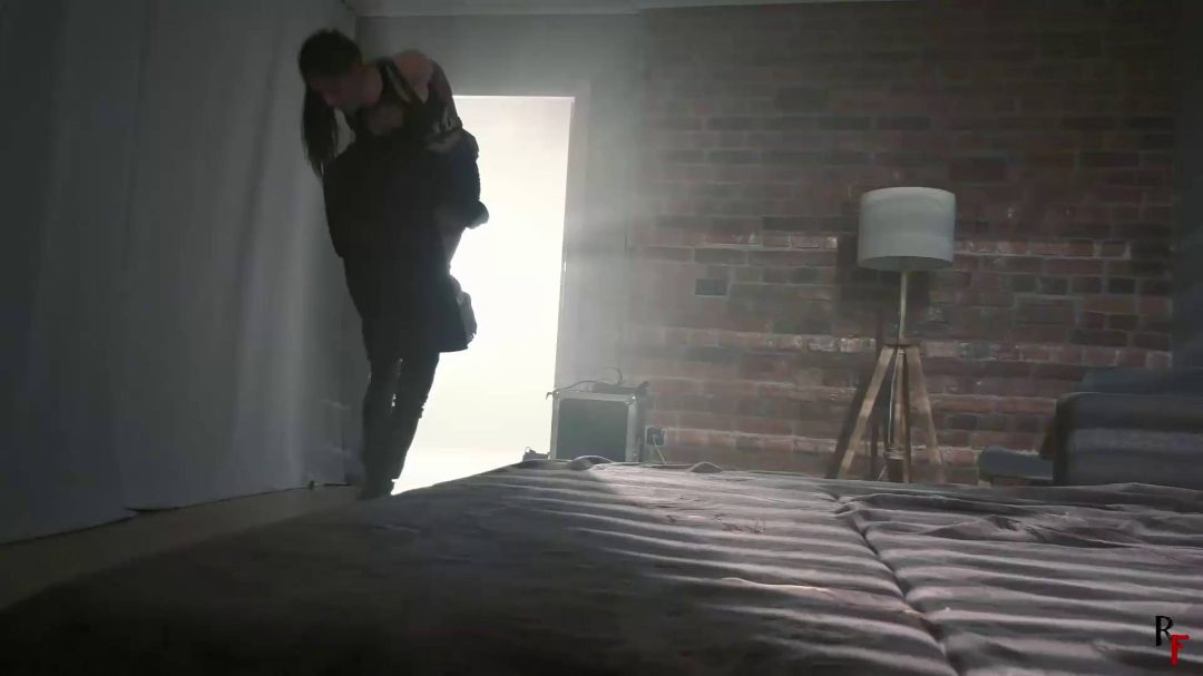 伊丽莎拉遇到了麻烦-7