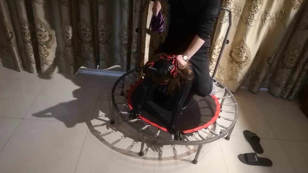 穿上乳胶衣，乳胶头套，龟甲紧缚一顿施虐-7