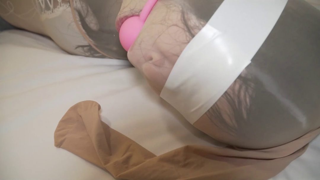 长腿妹妹被丝袜全包木乃伊-8