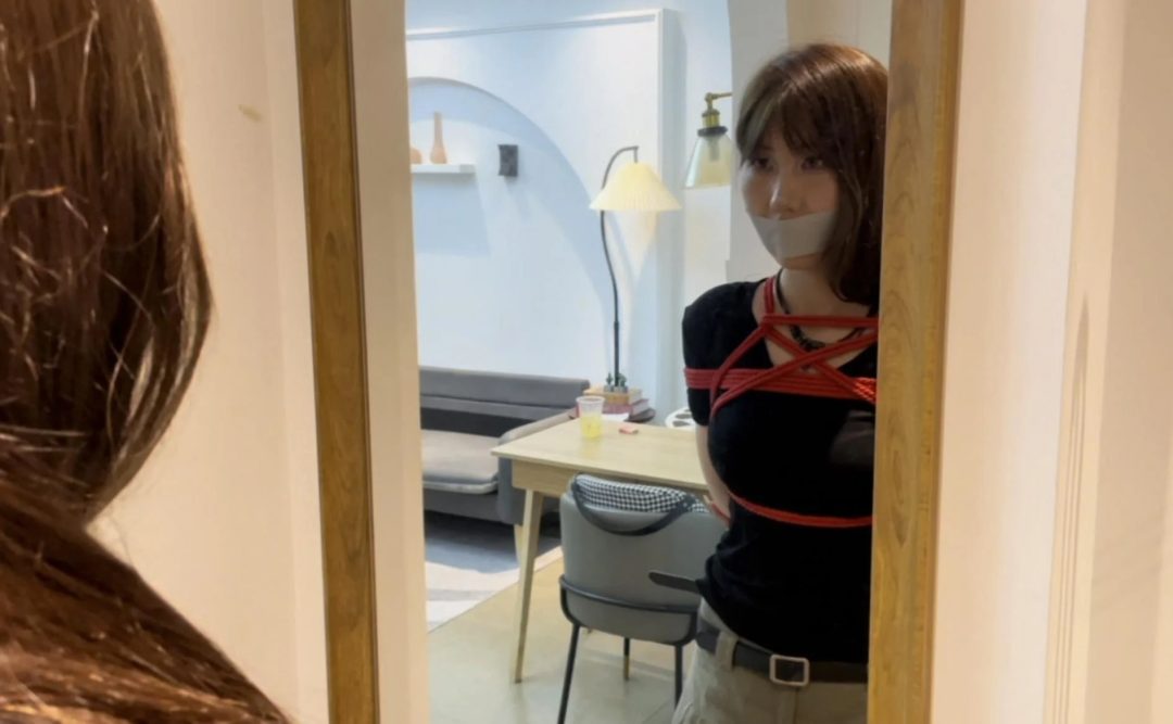 【小陈】新模小陈，身材纤细，jio很哇塞的女生，唯一缺点？嗯...就是不爱笑，挣扎程度很不错~-3