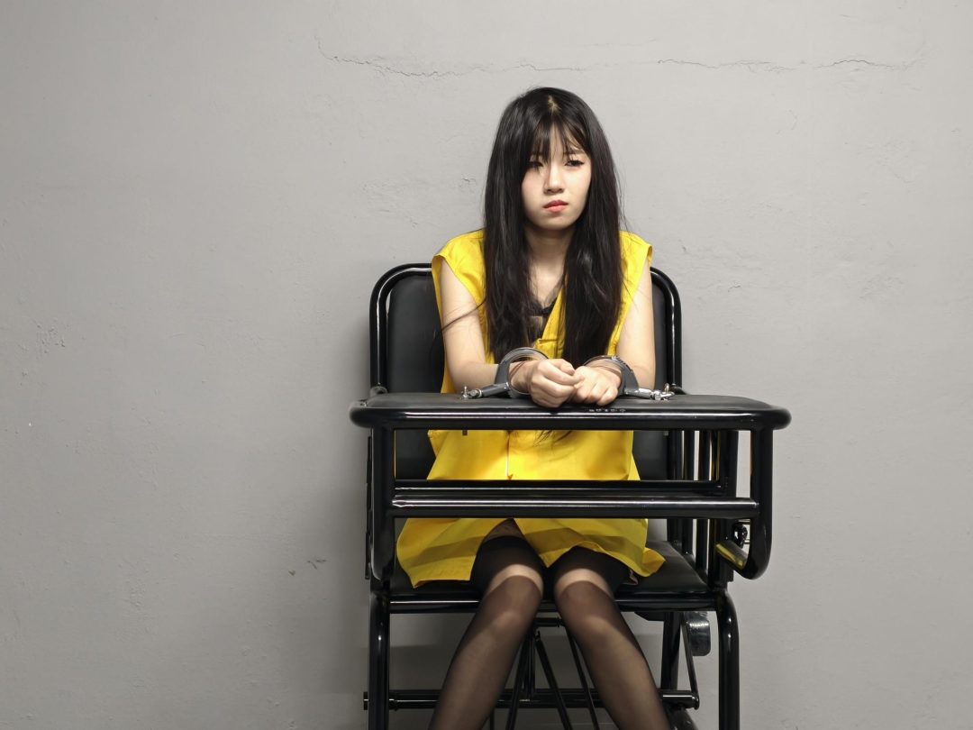 【鑫鑫工作室】女犯被捕后不老实，被吊起来，TK，驷马，最后终于承认罪行，被判处死刑，梦见自己被绞刑，痛苦死去-12