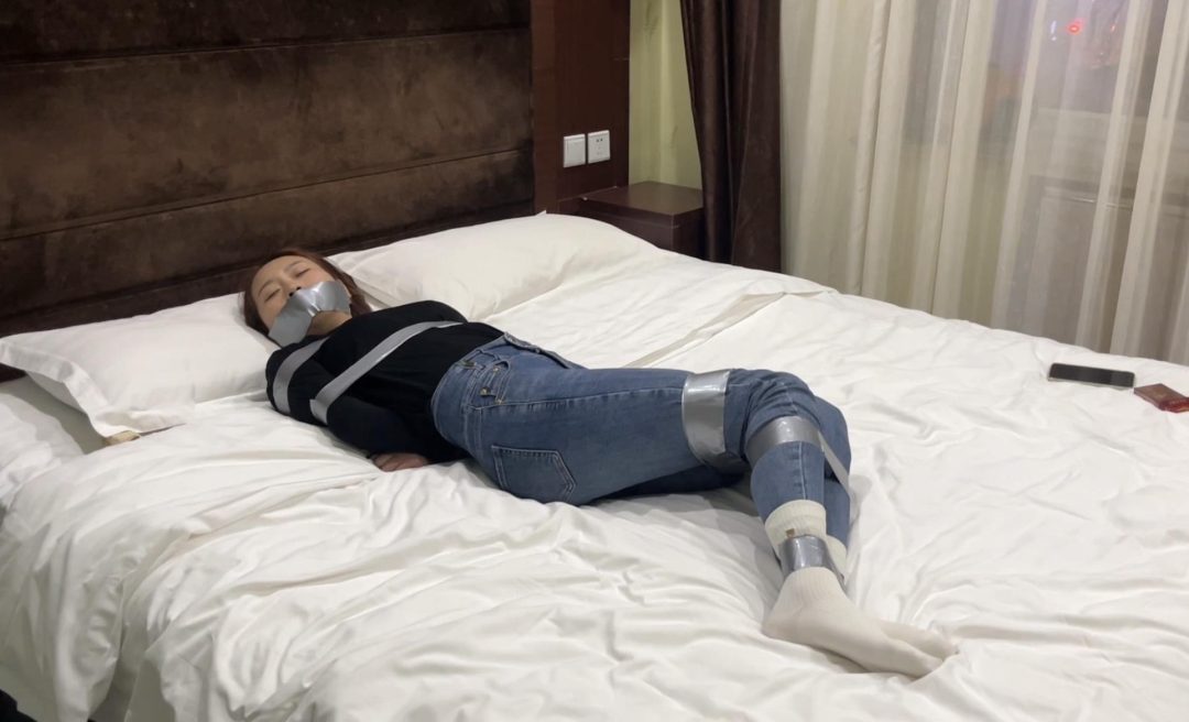 【缚艺录】【任我行】【晴儿】银色胶带的挣扎-4