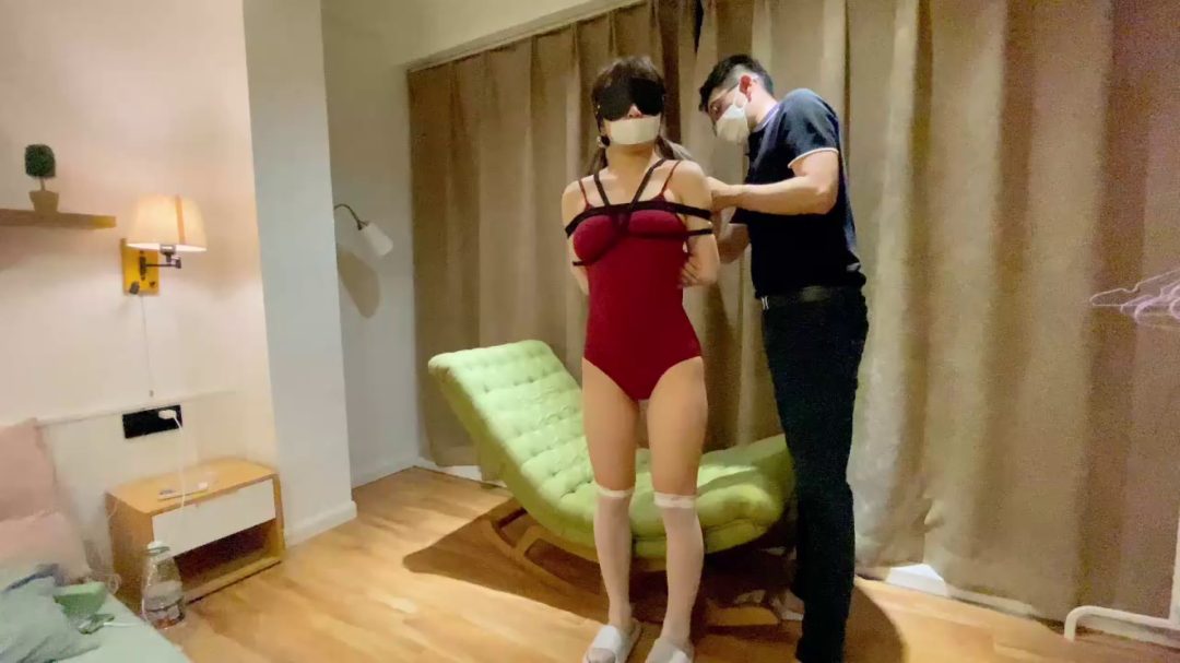 小H的全包体验2-2