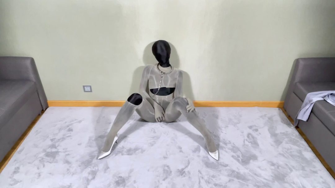 身穿zentai油亮连身袜+丝绸面芭蕾舞鞋疯狂自嗨-6