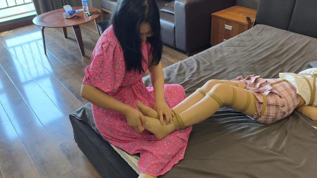 姐妹花 TK 怕痒 蛇缚 日式 手铐 互相挠痒-6