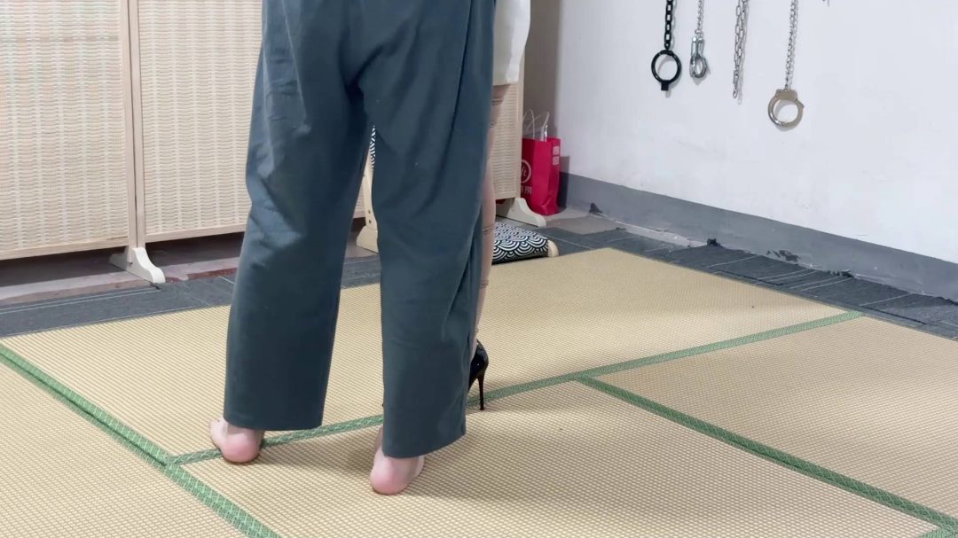 五花大绑，木马责罚，哭的泣不成声-2