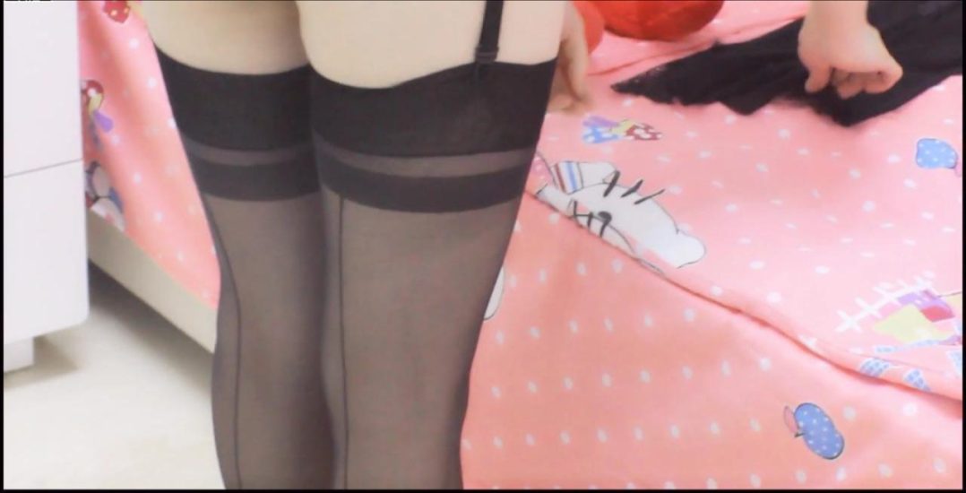 【旋律受虐记系列5】入室调教完结篇。换衣袜过程。蕾丝长手套、黑丝吊带袜、单腿吊、驷马-3